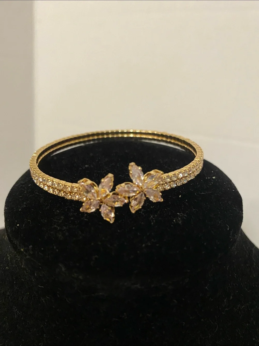 Gold Floral Crystal Bangle Bracelet - Elegant Women's Jewelry